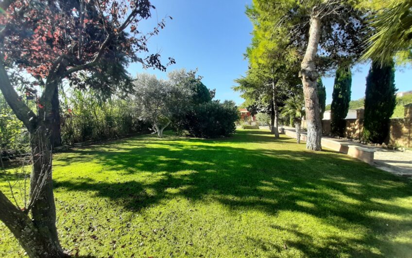 Villa indipendente con piscina a Termoli